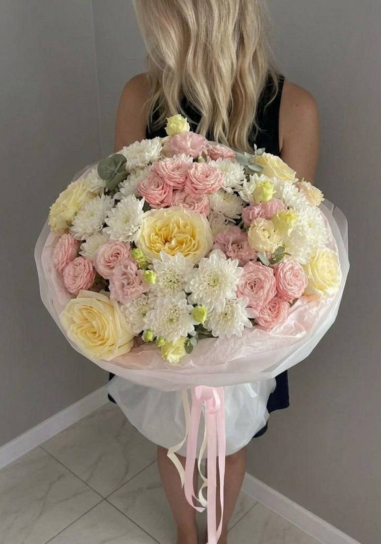 Авторский букет «Нежный вихрь рассвета»